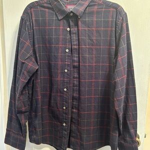 UNTUCKit Blue Casual Button Down Shirt with Plaid Pattern and Soft Fabric